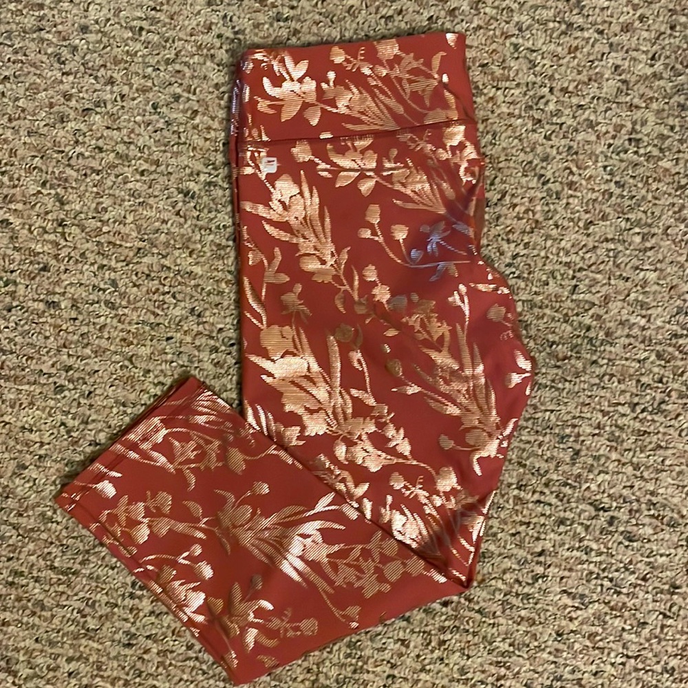 NWOT fabletics Capri leggings